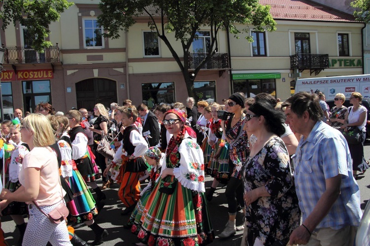 Parada pasiaków w Łowiczu