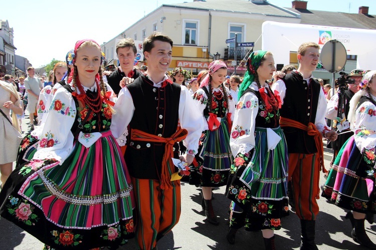 Parada pasiaków w Łowiczu