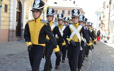 Defilada na tarnowski rynek