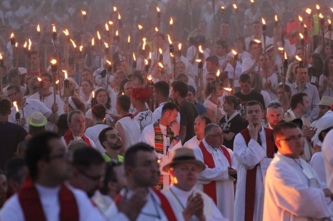 Lednica 2000 - Spotkanie Młodych 2015, część III