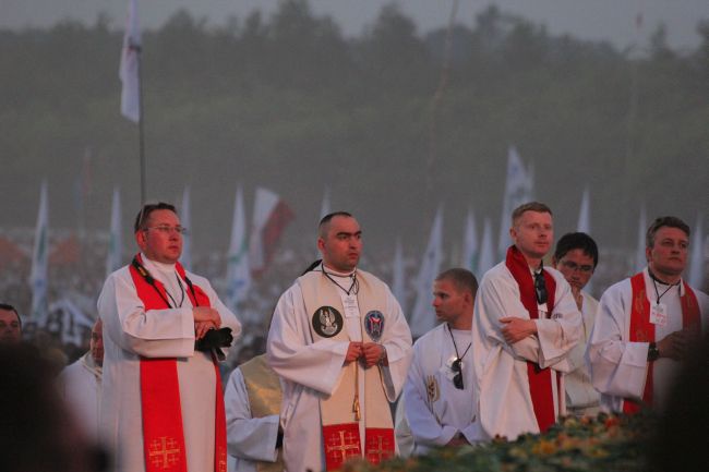 Lednica 2000 - Spotkanie Młodych 2015, część III