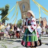  Barwne stroje Księżaków prezentują się pięknie