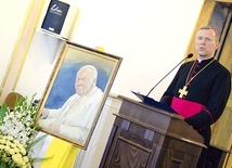 Wykład o św. Janie Pawle II wygłosił bp Piotr Turzyński
