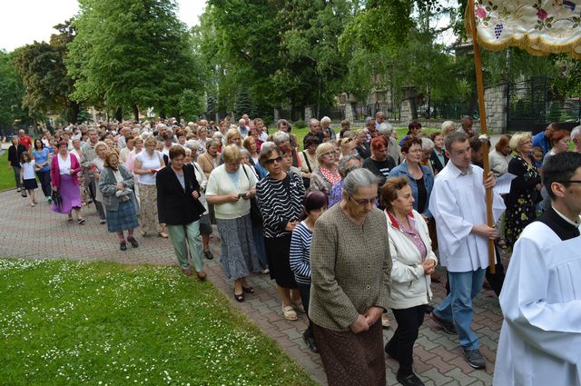 Z Jezusem dokoła kościoła