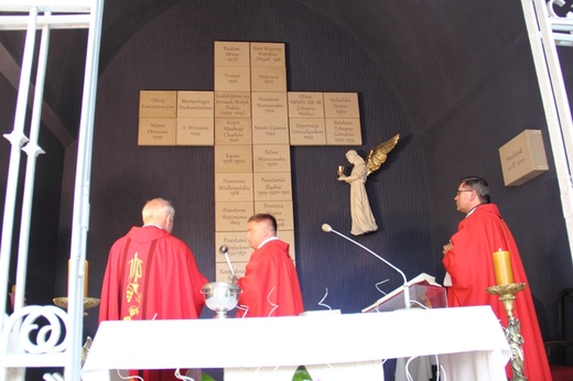 Poświęcenie kaplicy "Golgota Ojczyzny" w Katowicach