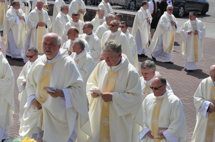 Procesja do kościoła