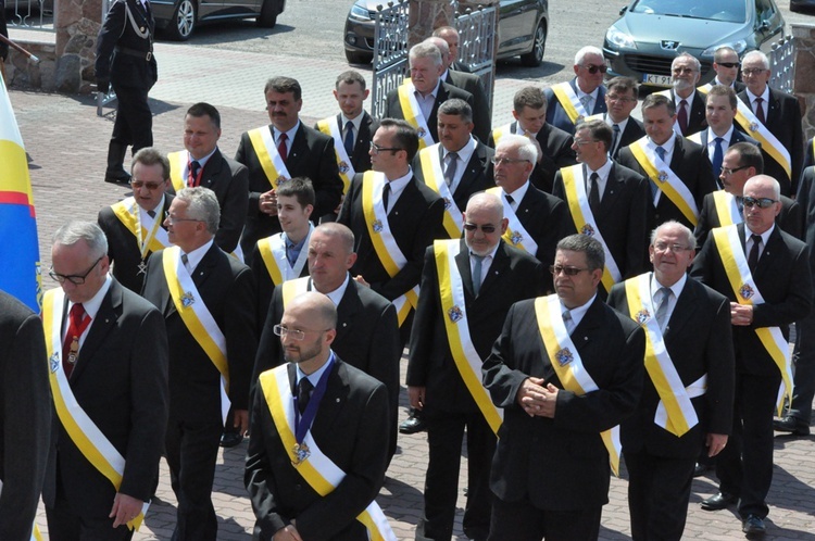 Procesja do kościoła