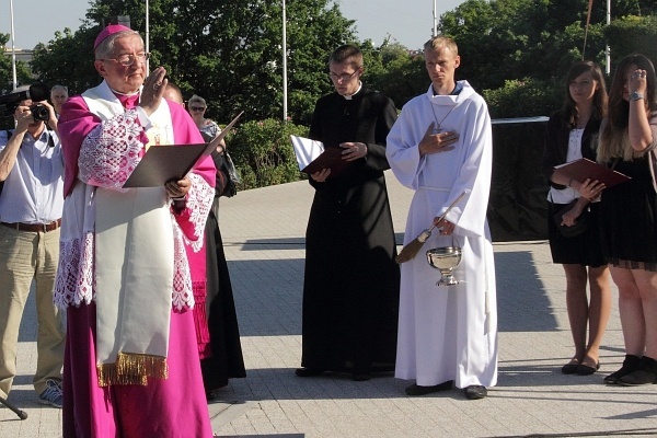 Poświęcenie tablicy na Westerplatte