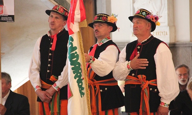 Poczet sztandarowy "Solidarności" Rolników Indywidualnych z Łowicza