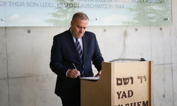 Schetyna w Yad Vashem mówił o Bartoszewskim