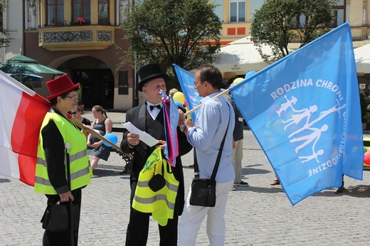 Cieszyn: ostatnie chwile przed marszem dla rodziny