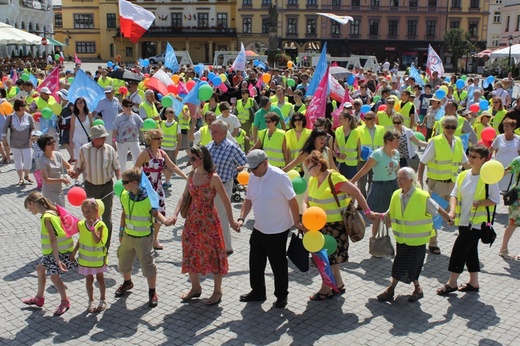 Rodzinny polonez na Marszu dla Życia i Rodziny