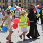 Rodzinny polonez na Marszu dla Życia i Rodziny