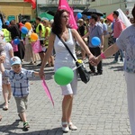 Rodzinny polonez na Marszu dla Życia i Rodziny