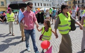 Rodzinny polonez na Marszu dla Życia i Rodziny