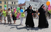 Rodzinny polonez na Marszu dla Życia i Rodziny