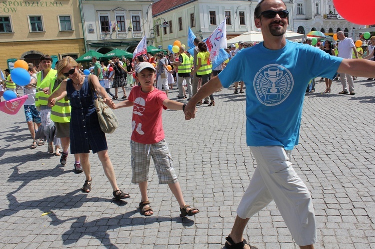 Rodzinny polonez na Marszu dla Życia i Rodziny