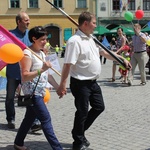 Rodzinny polonez na Marszu dla Życia i Rodziny