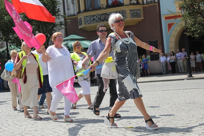 Rodzinny polonez na Marszu dla Życia i Rodziny