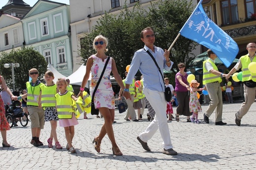 Rodzinny polonez na Marszu dla Życia i Rodziny