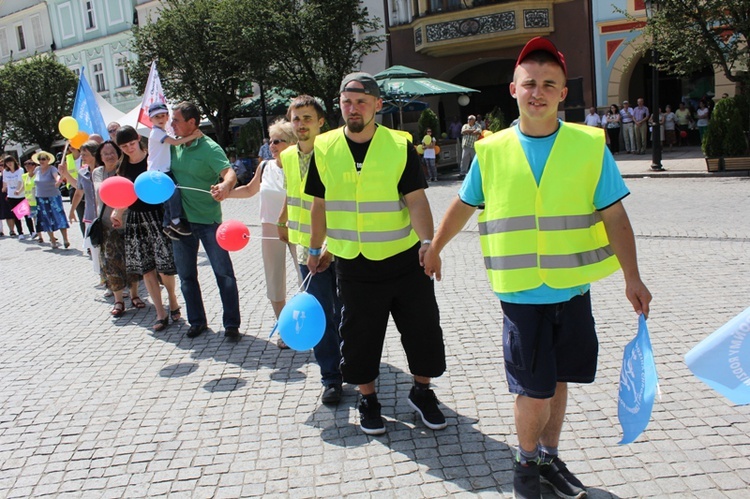 Rodzinny polonez na Marszu dla Życia i Rodziny