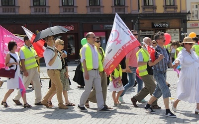 Rodzinny polonez na Marszu dla Życia i Rodziny