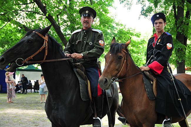 Festyn z udziałem pasjonatów