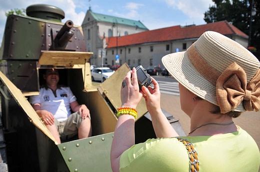 Festyn z udziałem pasjonatów