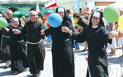 Troska o rodzinę połączyła  14 czerwca uczestników marszu w Cieszynie