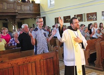  O. Symplicjusz Sobczyk razem ze wspólnotą „Zacheusz” głosił misje w Haźlachu