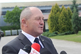 Minister rolnictwa Marek Sawicki podczas konferencji prasowej w Radomiu