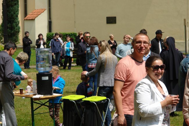 Pielgrzymka rodzin i szafarzy Komunii świętej do Rud cz. 2