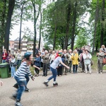 Pielgrzymka na rolkach i hulajnogach