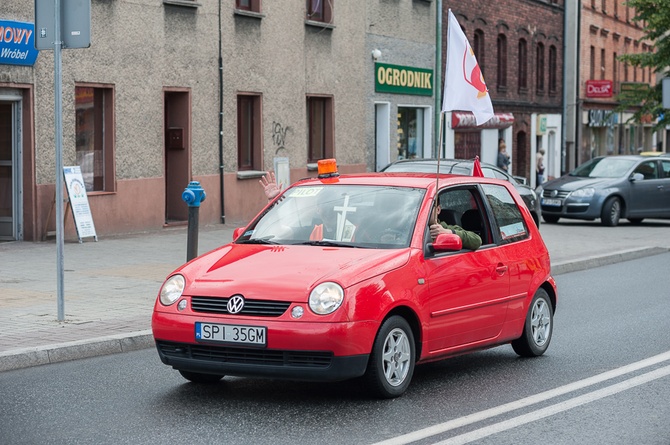 Pielgrzymka na rolkach i hulajnogach