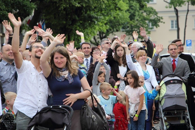 III Zjazd Dużych Rodzin, cz. IV