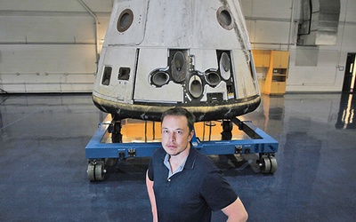 Elon Musk to wynalazca, który odnosi sukcesy w wielu dziedzinach. Jest m.in twórcą firmy SpaceX, produkującej rakiety