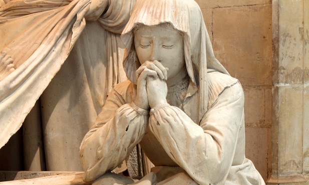 Maria Magdalena natomiast stała przed grobem płacząc...