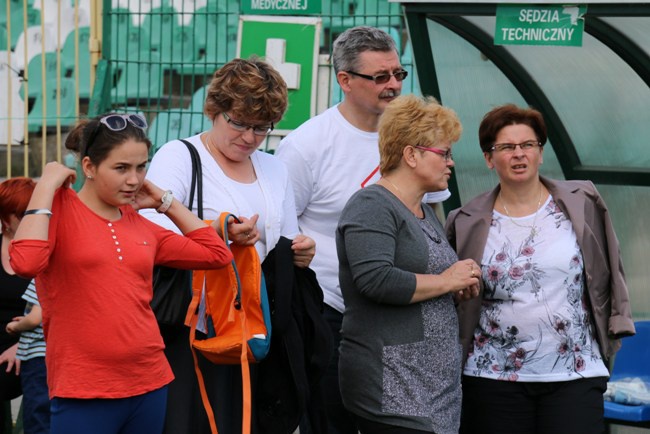 Księża kontra ojcowie i synowie w Radomiu