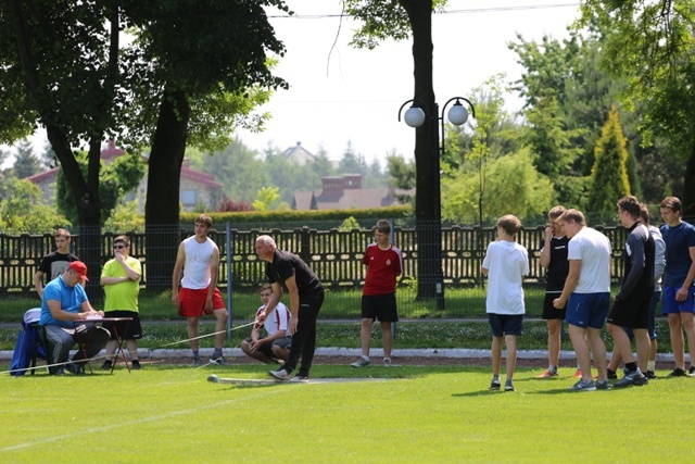 Sportowe zmagania ministrantów w Zabrzegu i Dankowicach