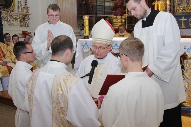 Święcenia diakonatu