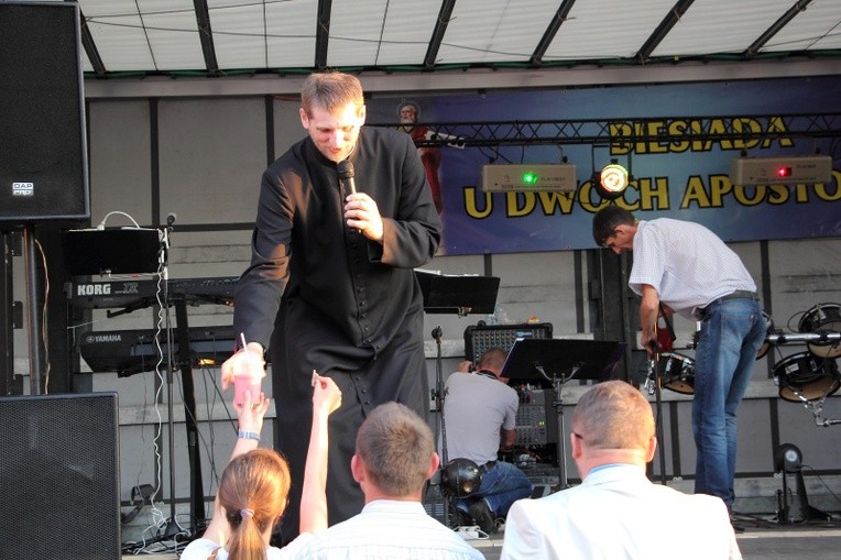 "Biesiada u Dwóch Apostołów" w Giżycach