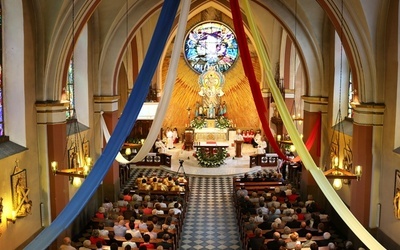 Jubileuszowa Eucharystia w kościele NMP Wspomożenia Wiernych