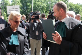 Władze warszawskiej adwokatury złożyły w kancelarii premiera postulaty ich środowiska
