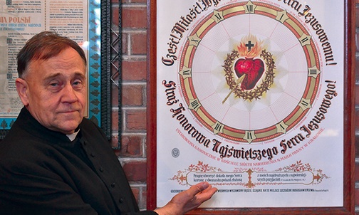 Zegar Arcybractwa przypomina,  by w każdej godzinie czuwać  przy Sercu Jezusa – mówi  ks. Antoni Gieroń
