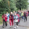 Reprezentanci wszystkich pokoleń wyruszyli pieszo z Porąbki do kalwaryjskiego sanktuarium Matki Bożej