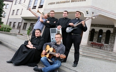 Seminaryjny zespół "Jak najbardziej" 