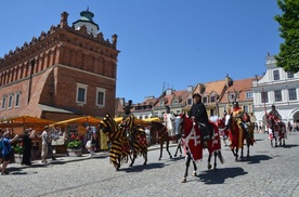 Historyczny pokaz na Rynku