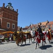 Historyczny pokaz na Rynku