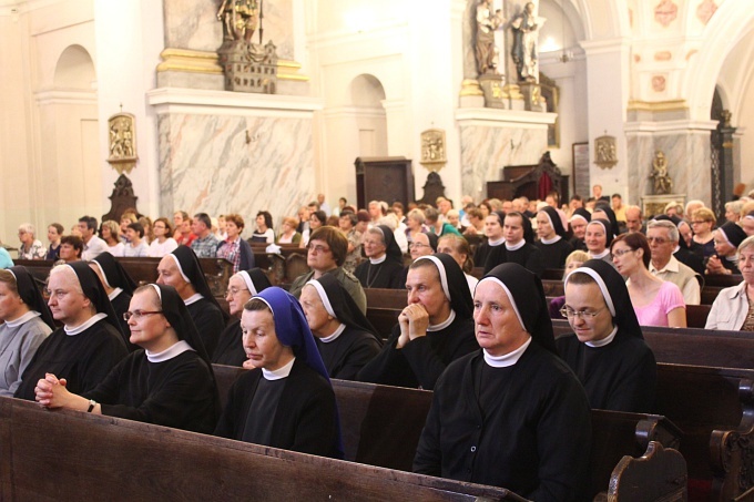 Procesja rózańcowa w Bardzie