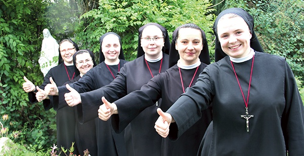  – Chcemy być znakiem Boga w świecie – mówią z odwagą i radością siostry, które w sanktuarium Matki Cierpliwie Słuchającej w Rokitnie złożą swoje śluby wieczyste